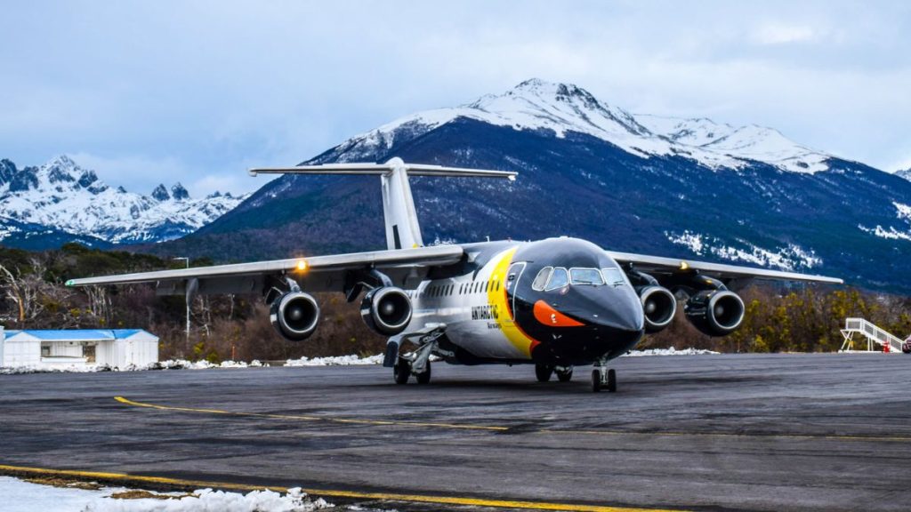 India Antarctic cargo flight 2025